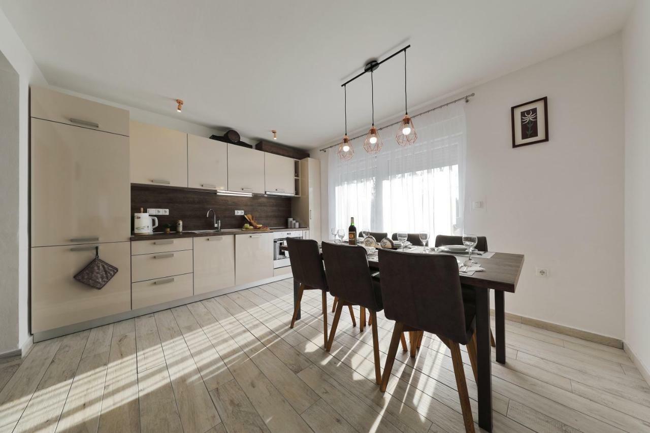 Holiday Home Hrast Debeljak Dış mekan fotoğraf