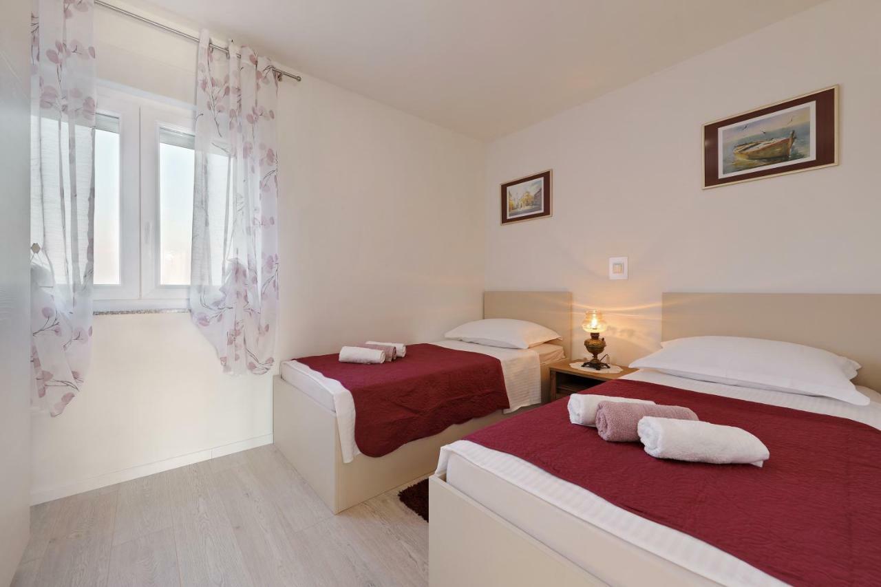 Holiday Home Hrast Debeljak Dış mekan fotoğraf