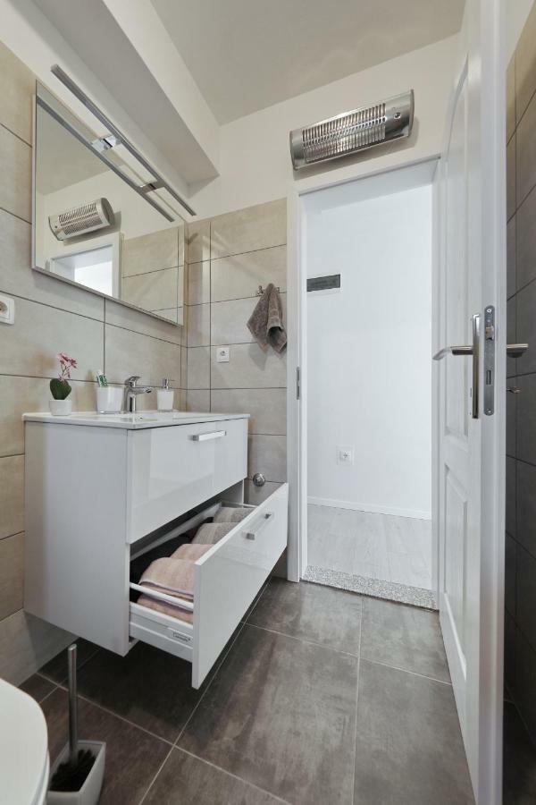 Holiday Home Hrast Debeljak Dış mekan fotoğraf